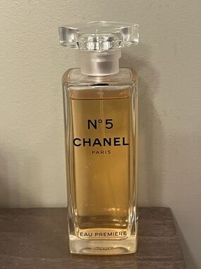 Chanel N°5 EAU PREMIÈRE Eau De Parfum for women. 5oz